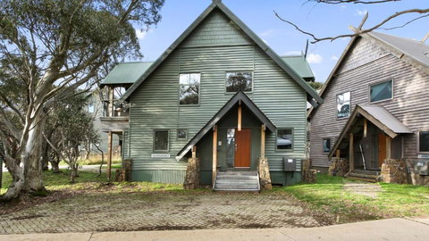 Dandongale - Accommodation Resorts 0