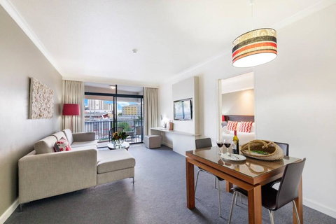 Darwin Harbourside Escape In Two Adjacent Rooms - Accommodation Resorts 1