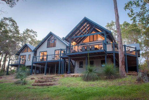 Daydreamer I Private Properties - Accommodation Resorts 0