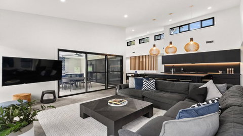 Daze Off - Accommodation Resorts 4