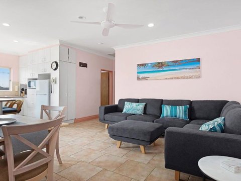 Debra Court 11 - Accommodation Resorts 1