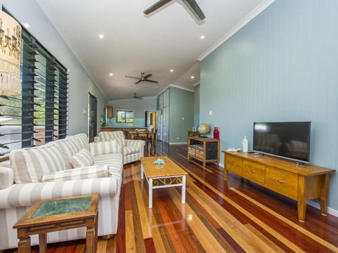 Debs Shed - Accommodation Resorts 2