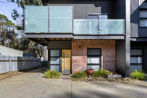 Delany By The Park - Unit - Accommodation Resorts 0