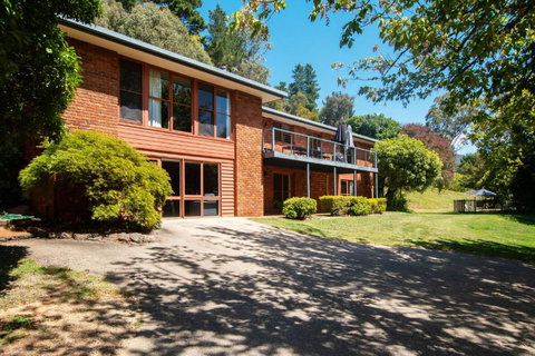 Delany Lodge - 5 Bedrooms - Accommodation Resorts 0