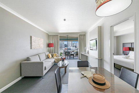 Darwin Harbourside Escape - Two Adjacent King Suites - Accommodation Resorts 3