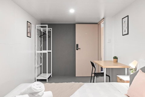 Detached Queen Room In Pymble - Serene Spot - Shared Bathroom - Accommodation Resorts 1