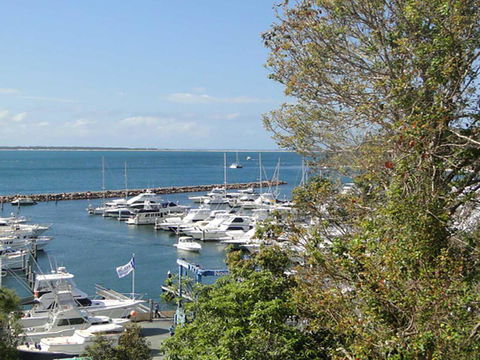 3 'Paradiso', 4 Laman Street - Aircon, Pool, Heart Of Town, Water Views - Accommodation Resorts 0