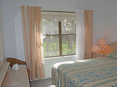 3 'Sailfish' 46 Magnus Street - Accommodation Resorts 2
