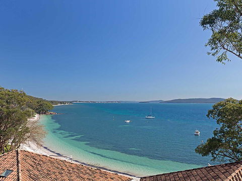 3 'Sebastapol' 66 Thurlow Avenue - Gorgeous Unit Overlooking Dutchies Beach - Accommodation Resorts 1