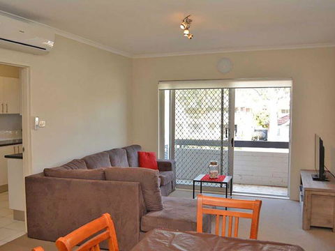 3 'Silvana Court', 26 Ajax Avenue - Neat Unit With Air Conditioning - Accommodation Resorts 2