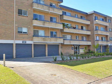 3 'Silvana Court', 26 Ajax Avenue - Neat Unit With Air Conditioning - Accommodation Resorts 0