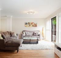 3-Bed Home with BBQ Patio near Parks and Playgrounds - Accommodation Resorts