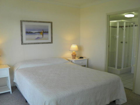 30 'The Commodore' 9-11 Donald Street - Fabulous 3 Bedroom 2 Bathroom 2 Carspaces - Accommodation Resorts 1