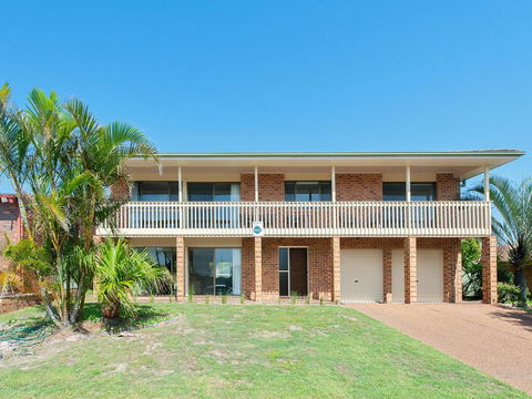 31 Kerrigan St - Large Home With Water Views & Boat Parking - Accommodation Resorts 1