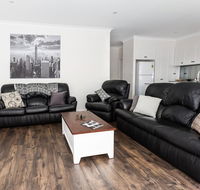 4 Bedroom Inner City Townhouse - SLEEPS 9  - Accommodation Resorts