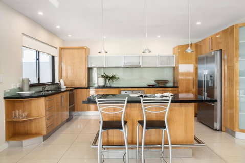 44 Noosa Parade - Accommodation Resorts 3