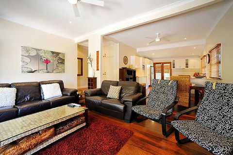 44 Ruskin Street, Byron Bay - Ruskins Retreat - Accommodation Resorts 2