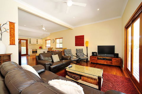 44 Ruskin Street, Byron Bay - Ruskins Retreat - Accommodation Resorts 1