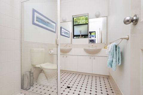 6 Avenal - Accommodation Resorts 1