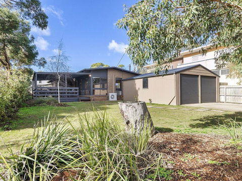 62 BINGLEY PARADE RIVERSEA HOUSE - Accommodation Resorts 0
