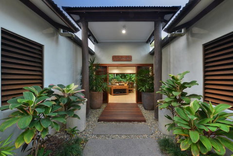 8 @ Sands - Accommodation Resorts 1