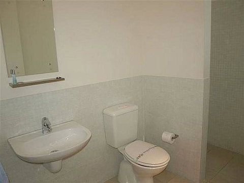 8 ON COAST (4 Night Min) - Accommodation Resorts 3