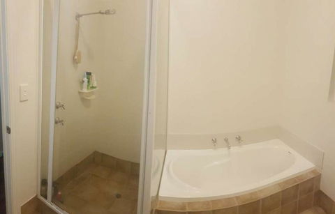 A Better Life Animal Sanctuary FarmStay - Private Two-Bedrooms, Lounge Room & Bathroom & Toilet, Shared Kitchen - Accommodation Resorts 1