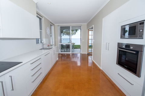 A Foreshore - Salamander Bay - Accommodation Resorts 0