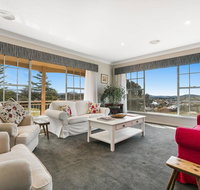 A House With A View Molong. NSW - Accommodation Resorts