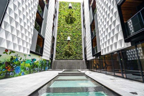 A Modern 2BR Apt Near Federation Square - Accommodation Resorts 1