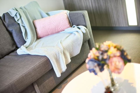 A Stylish & Cozy Studio Next To Southern Cross - Accommodation Resorts 2