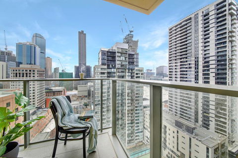 A Stylish 2BR CBD Apt With Beautiful City Views - Accommodation Resorts 2