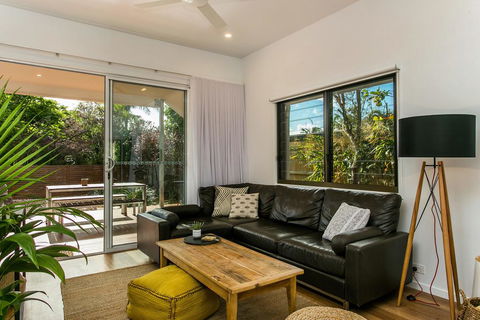 A SWEET ESCAPE - Alcorn House - Accommodation Resorts 3