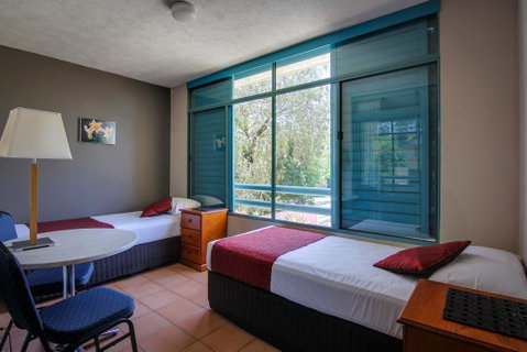 AAA Airport Albion Manor Apartments And Motel - Accommodation Resorts 1