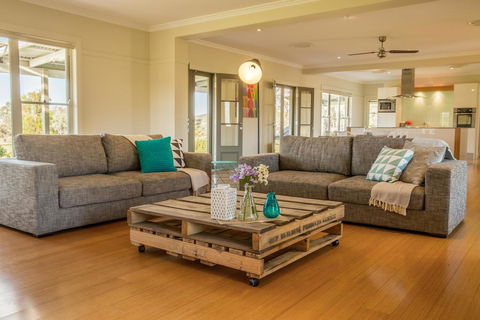 Abingdon House - Accommodation Resorts 1