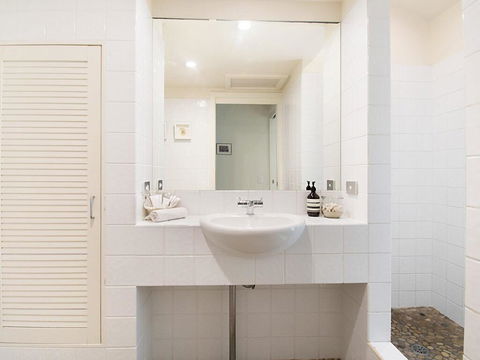 Above The Pass - Accommodation Resorts 1