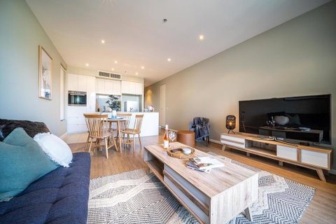 Above The Square On Hindmarsh-Pool - Gym - Carpark - Accommodation Resorts 1