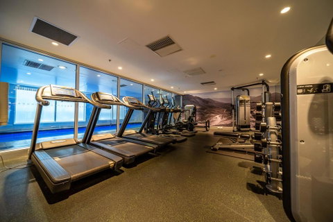 Above The Square On Hindmarsh-Pool - Gym - Carpark - Accommodation Resorts 2