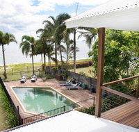 ABSOLUTE BEACHFRONT BLISS  NEWELL BEACH - Accommodation Resorts