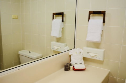 Acacia Court Hotel - Accommodation Resorts 3