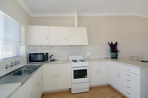 Acacia Holiday & Business Stay - Accommodation Resorts 2