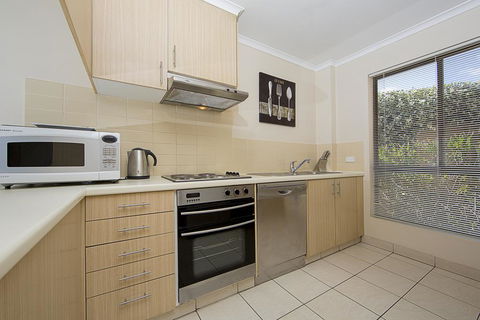Accommodate Canberra - Kingston Court - Accommodation Resorts 3