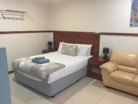 Across Country Motel And Serviced Apartments - Accommodation Resorts 1