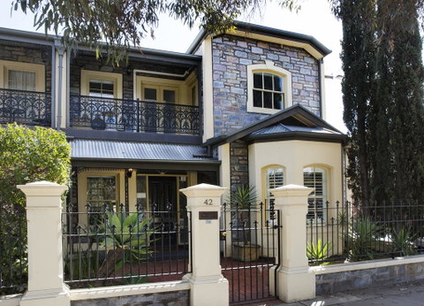 Adelaide Mackinnon - Accommodation Resorts 0