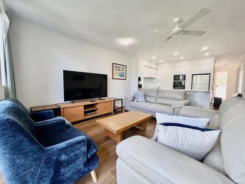 Diamond Beach 80 - Accommodation Resorts 3