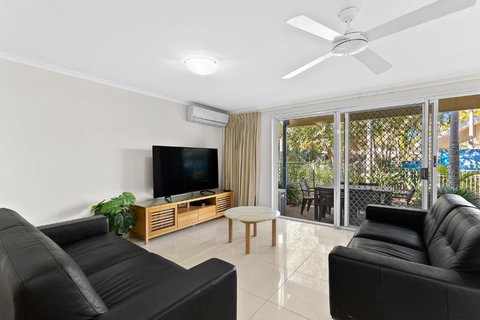 Diamond Beach Poolside 44 Premium - Accommodation Resorts 3