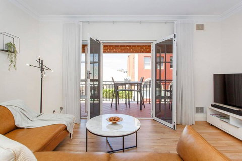 Diamonds By The Dock Spacious,central Quality - Accommodation Resorts 0