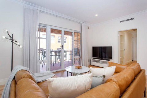 Diamonds By The Dock Spacious,central Quality - Accommodation Resorts 3