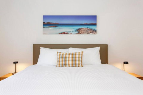 Diamonds By The Dock Spacious,central Quality - Accommodation Resorts 4