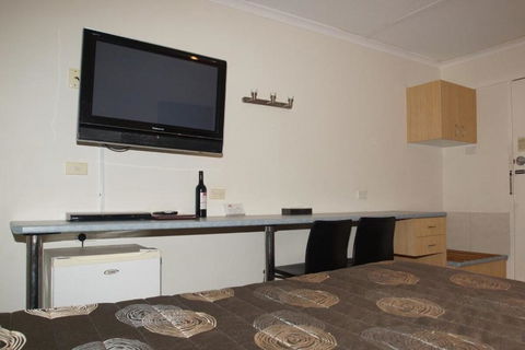Edinburgh Motor Inn - Accommodation Resorts 1